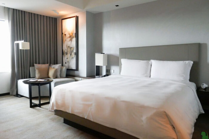 New World Hotel Makati Deluxe Room
